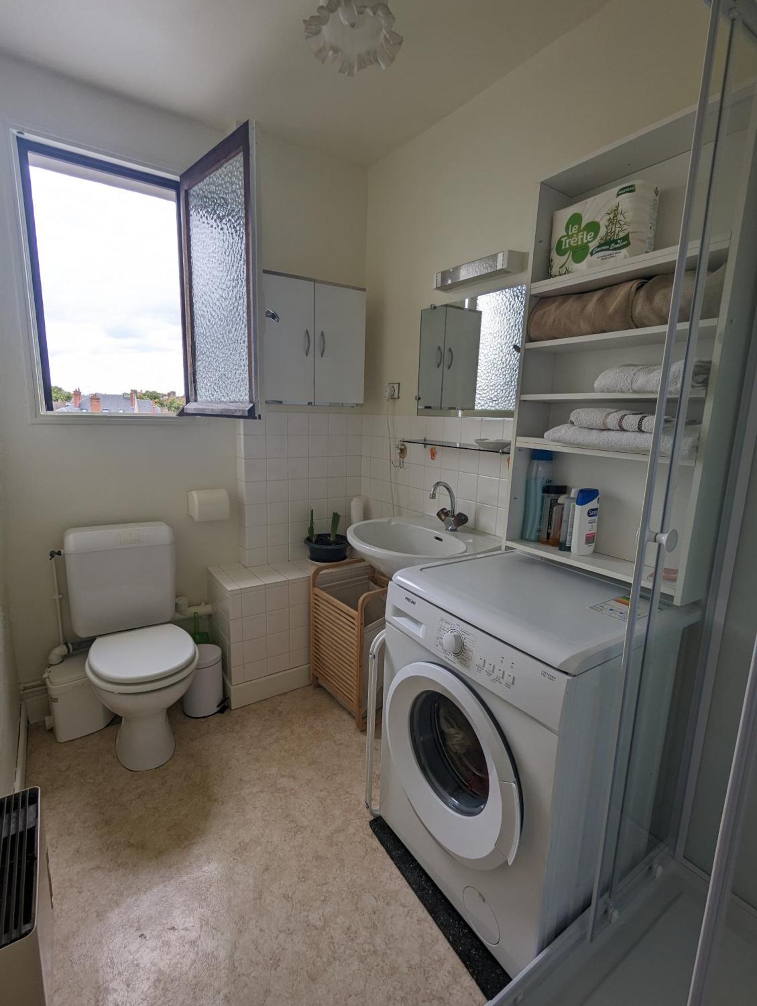 Studio 63M2 3Eme Etage Ou Chambre Dans Appartement 2Eme Etage Pour Sejours A Moulins 물랭 외부 사진